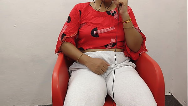 Una bellissima teenager si mette in mostra - teenager