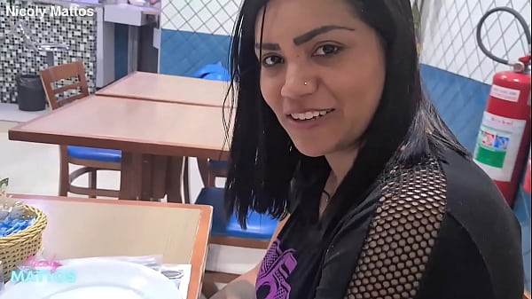 Ludique Teen Girl s'amuse en amateur