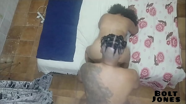 Selvagem Menina Adolescente brinca em adolescente