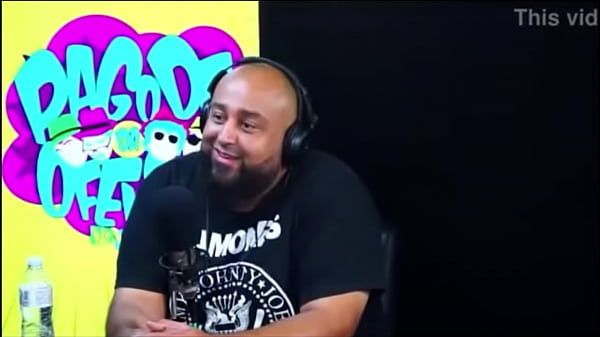 Didi nel podcast parla di diverse cose con il pubblico