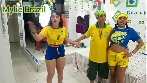 Dopo aver visto la partita dei mondiali, la giovane Geovana Almeida mi ha invitato a festeggiare la vittoria del Brasile, così abbiamo fatto sesso molto bene.