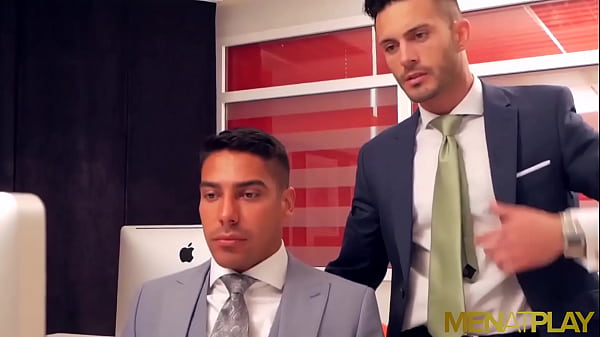 MENATPLAY se adaptó a Andy Star y Salvador Mendoza Anal Breed