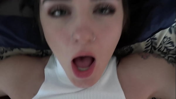 Una teenager amatoriale si diverte. Video