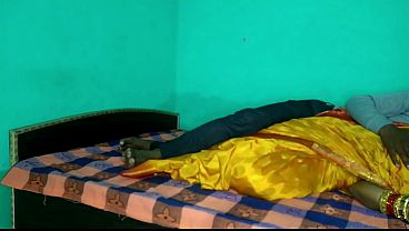 Stiefschwester und Stiefbruder ficken hart mit Hindi-Stimme