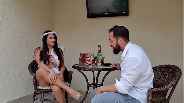 R&Eacute_VEILLON 2022, ROMPERE GLI &Acirc_NUS IN STILE CAGNA