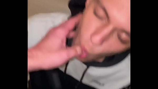 Bionda bastarda disponibile la sera! video completo sul mio canale xvideos.red, abbonamento o acquisto diretto