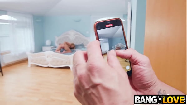 Blonde Teen enjoys herself - stunning