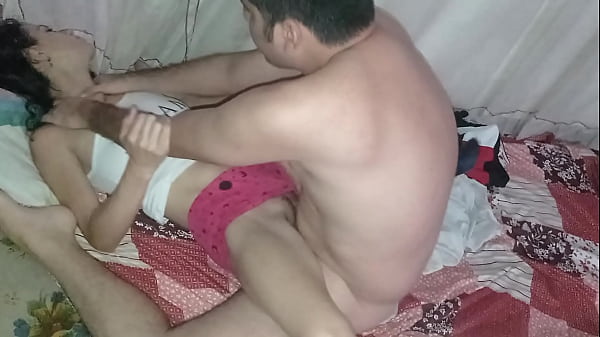 Alexandra Venezuelan mother is fucked for a little money, sex without a condom