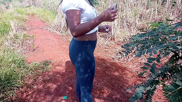 La splendida ragazza si diverte