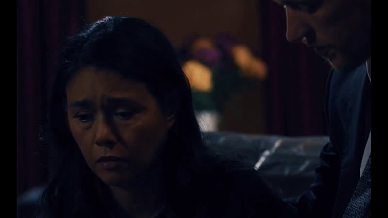 Pornô, ela tem 51 anos, viúva, pediu ao filho que usasse o uniforme do pai para se envolver em incesto pornô sexo milf madura dana vespoli