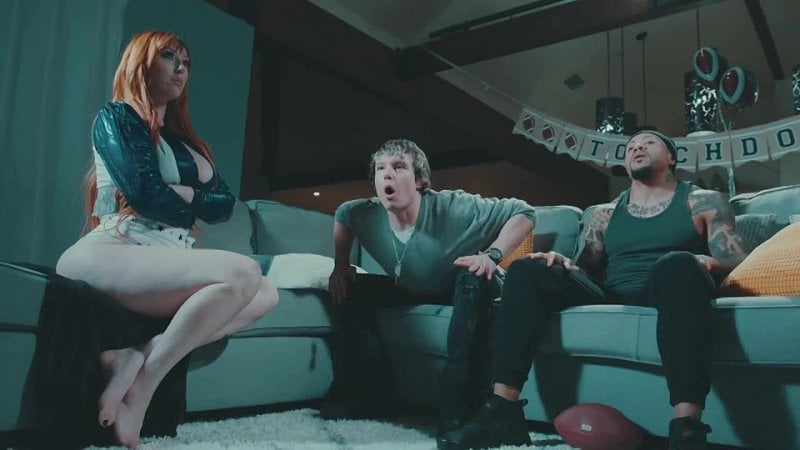 El marido de Lauren Phillips pierde la apuesta y su esposa recibe una gran polla negra mp4