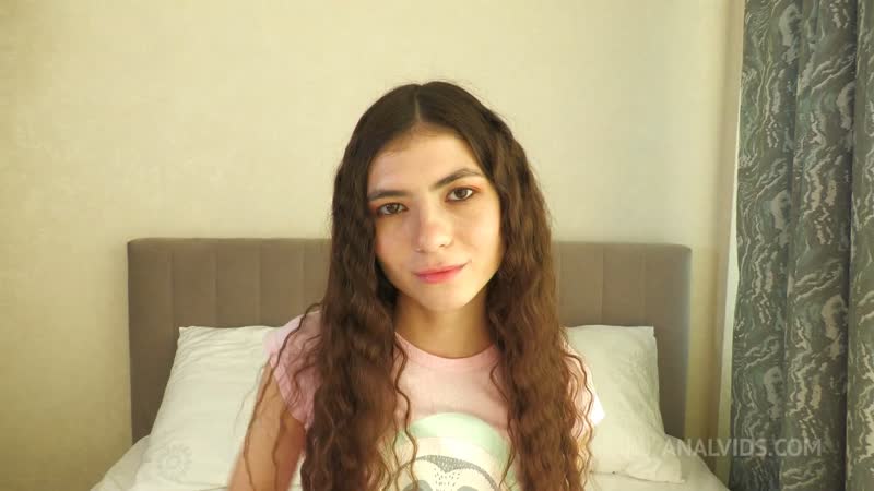 Luna lynx (un cazzo mostruoso distrugge il piccolo culo peloso di 18 anni luna con un peso corporeo di soli 35 chilogrammi e sperma in bocca vg110) [1080p]