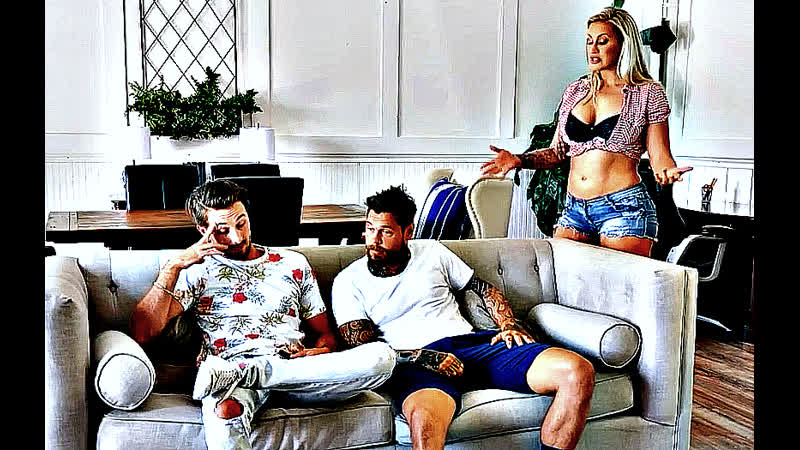 Pornos mit Übersetzung halfen der Mutter eines Freundes beim Hinterhof-Milf-Porno-Sex auf Russisch, Ryan Conner