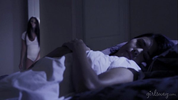 गर्ल्सवे द टर्निंग - एड्रियाना चेचिक, जेलेना जेन्सेन