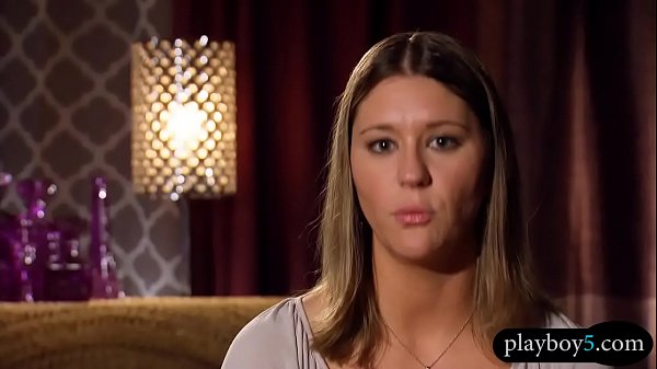 Swingerpaar besucht das Swingerhaus, wo sie Orgie ficken