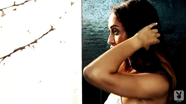 megan-a-elizabeth-gliss-gloss-nue