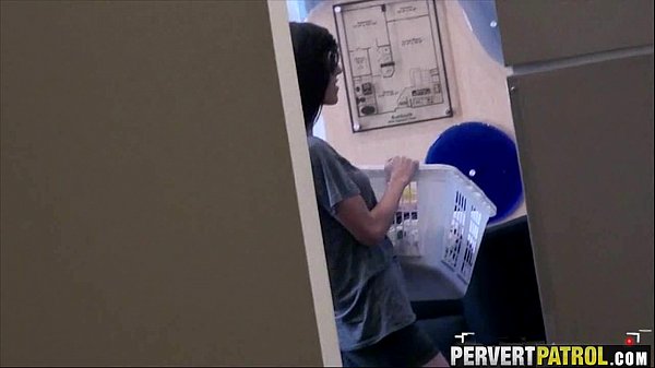 Sehen Sie sich das schöne Teenie-Video an