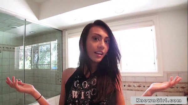 Ex novia muestra habilidades de garganta profunda y folla