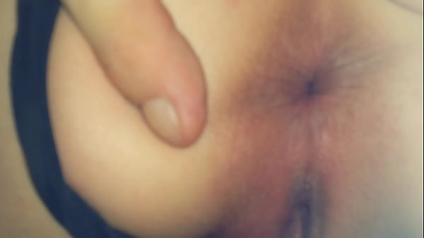 Bouffe le trou du cul de Jo&euml_lle la salope française en 69