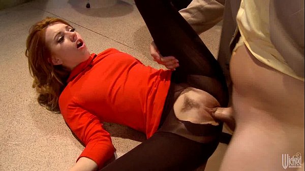 Mông của Lexi trông thật đẹp khi mặc quần legging