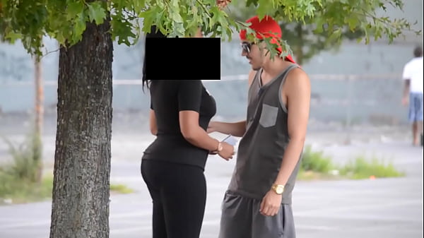 Nerd contro delinquente che rimorchia una ragazza! (NSFW)